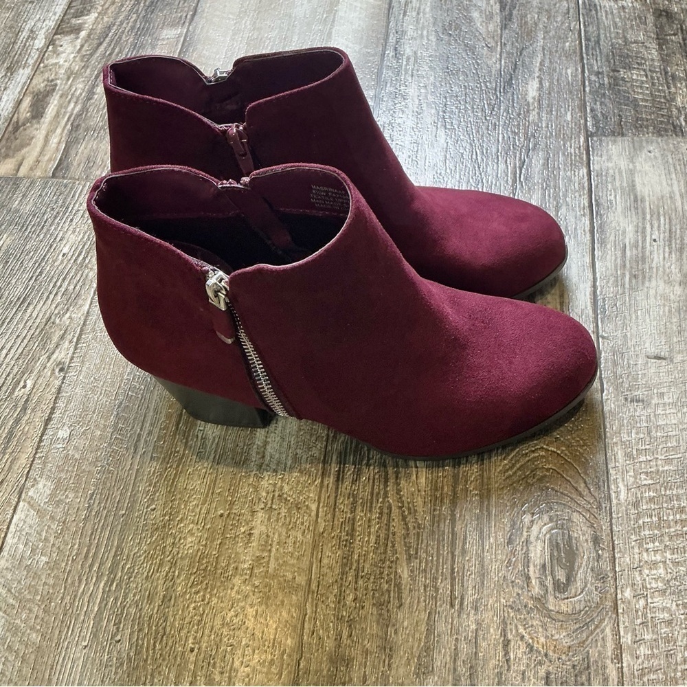 Style & Co. Deep Red Ankle Booties Size 8.5 W - Picture 10 of 12